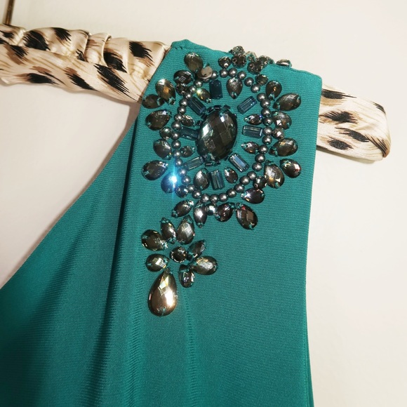 Adrianna Papell beaded one shoulder Gown - Picture 4 of 6